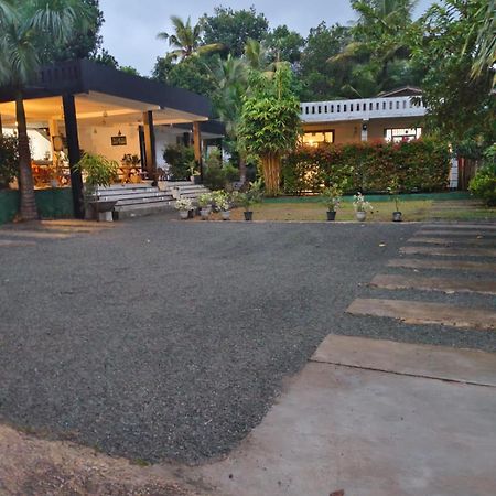 Queen'S Place Unawatuna Exterior photo